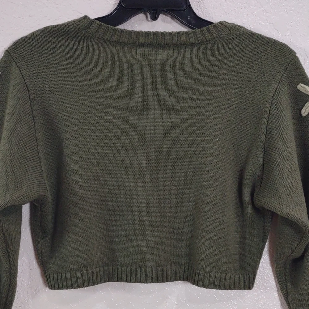 JESSICA SIMPSON, Size XL Green Sweater with Floral Sleeve Design - Picture 7 of 17